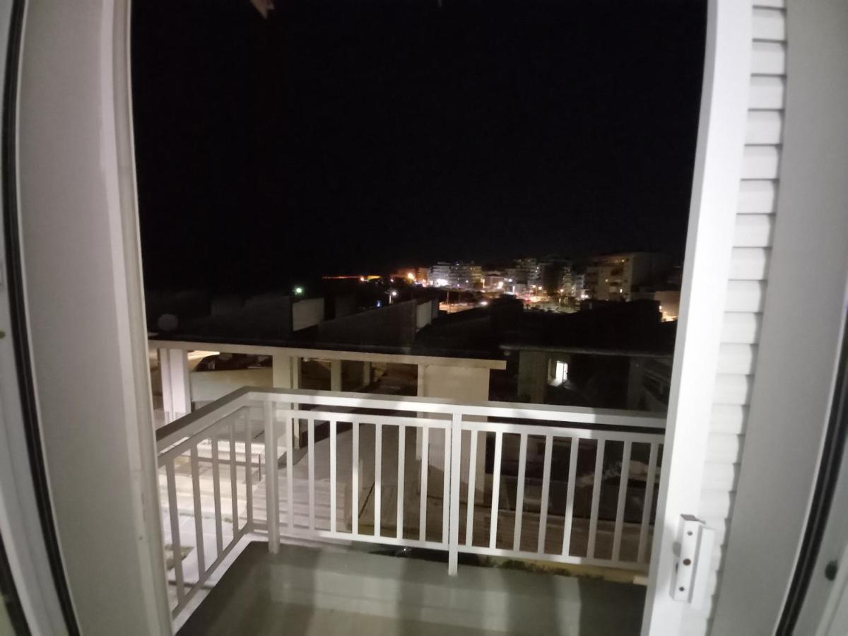 Modern Apartment In The Center Of Heraklion C Exterior foto